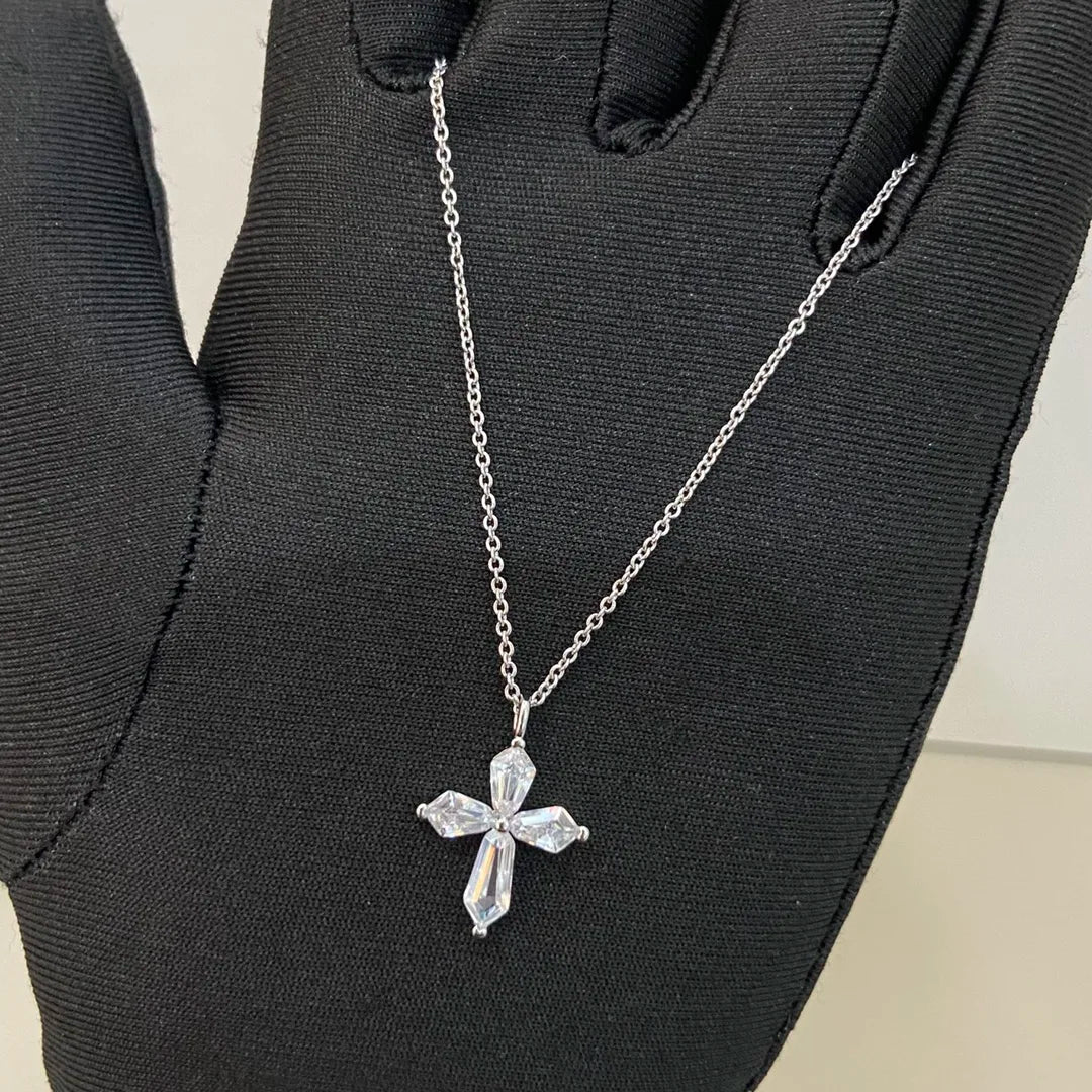 S925 Silver Women's Necklace, Fashionable Design Pentagram and Butterfly Pendant Necklace, Holiday Gift