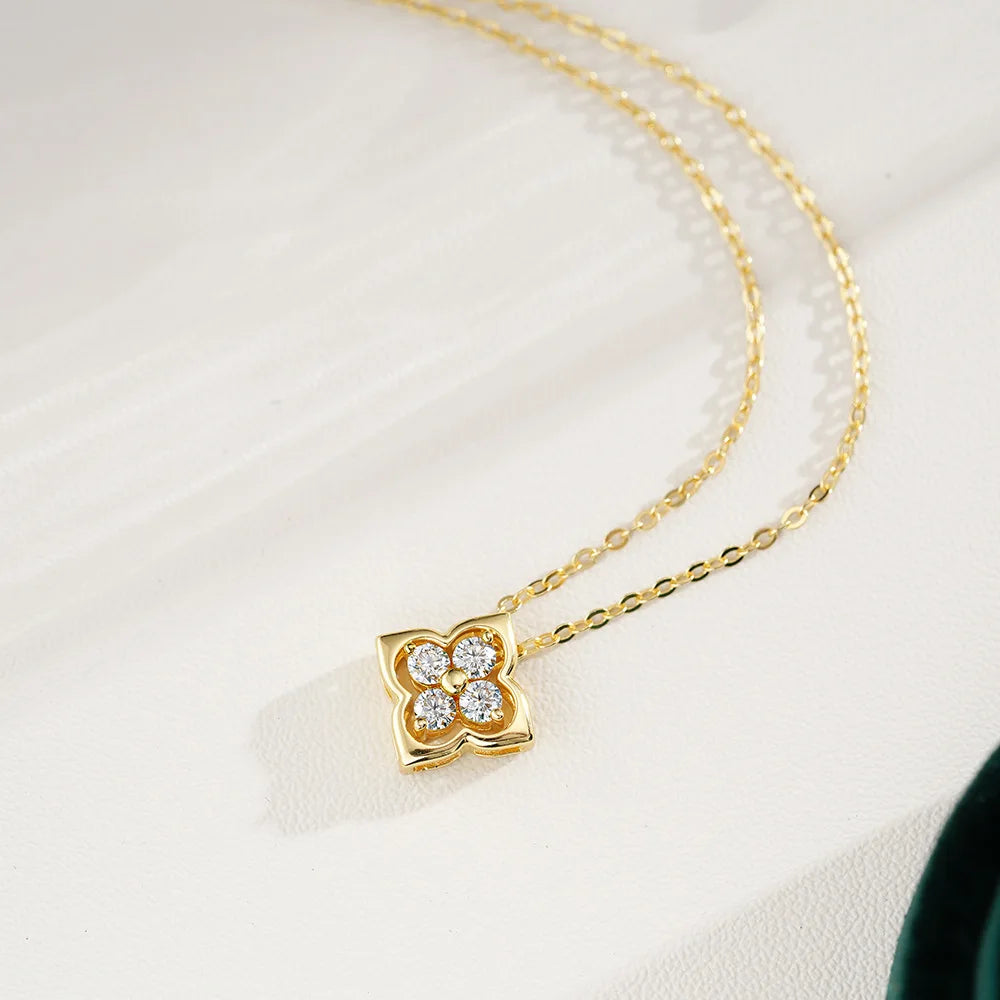 Luxury 100% Real 18k Gold Women's Transporter Lucky Grass Pendant Moissanite Diamond Necklace