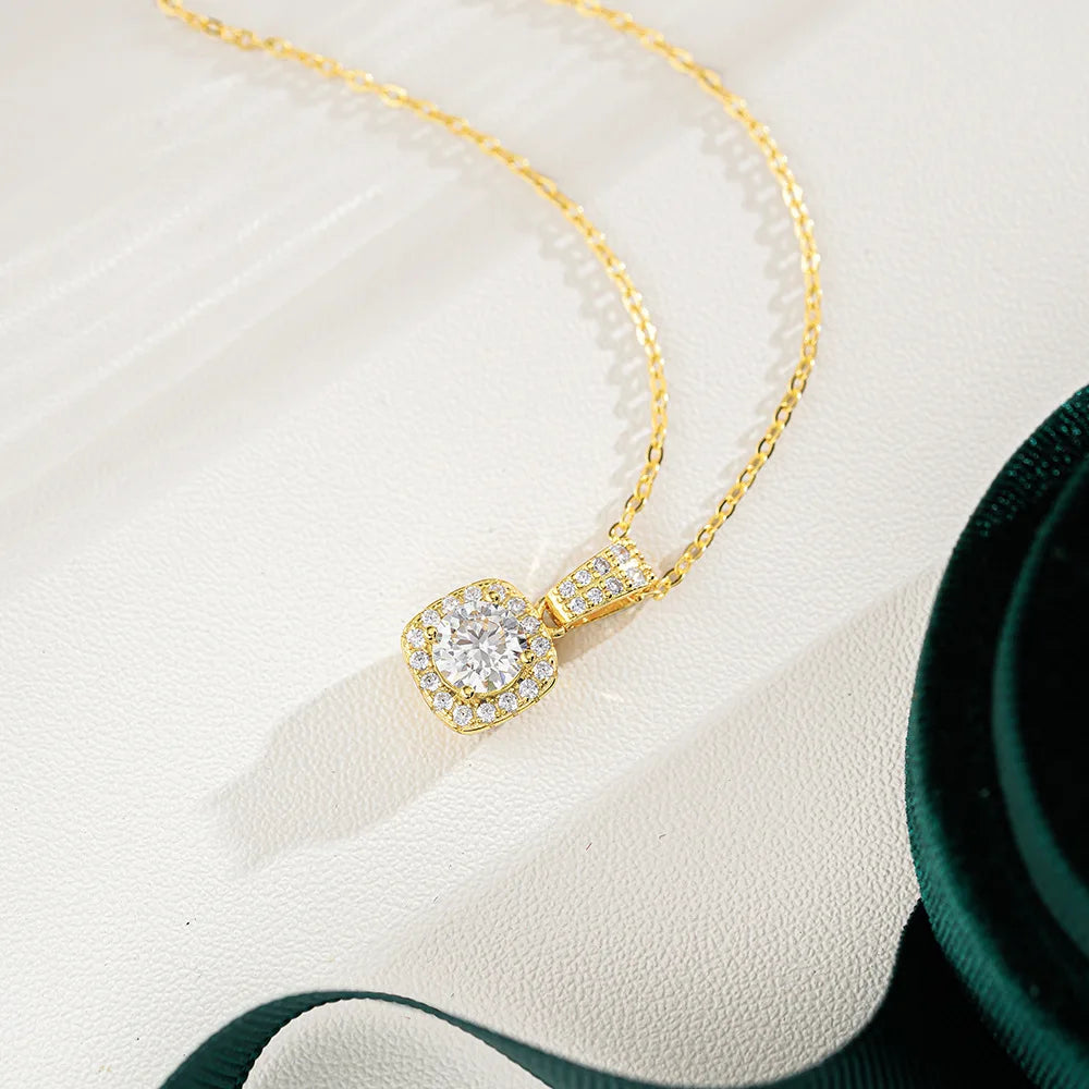 Luxury 100% Real 18k Gold Women's Classic Square Pendant Moissanite Diamond Pendant Necklace