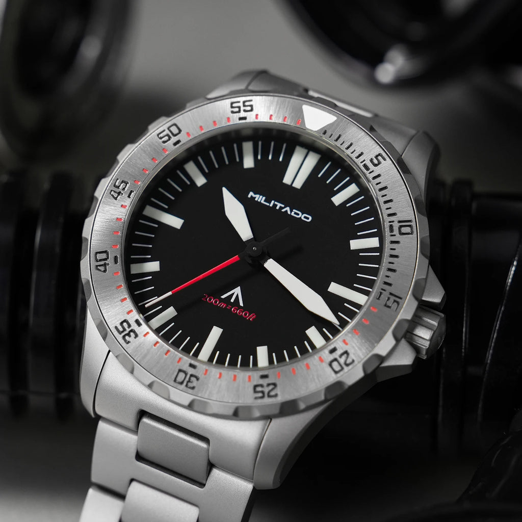 Militado ML16 39mm Quartz Dive Watch Sapphire Crystal 200M Water Resistant Ceramic Bezel BGW9 Lume Screw Down Crown