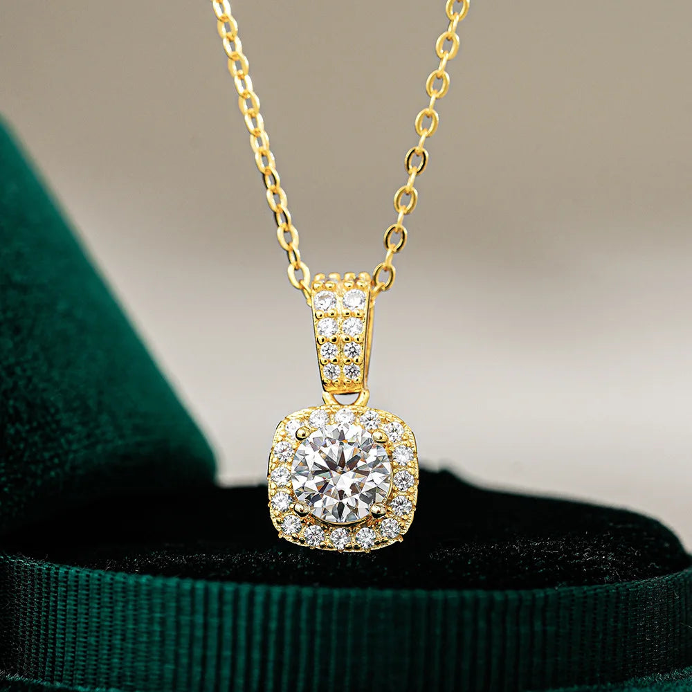 Luxury 100% Real 18k Gold Women's Classic Square Pendant Moissanite Diamond Pendant Necklace