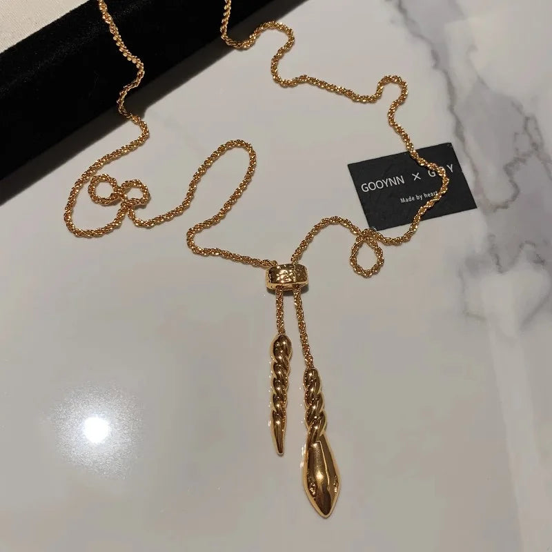 French Long Drawable Fried Dough Twists Necklace for Womne Niche High-end Fashion Banquet Vintage Pendant Sweater Chain