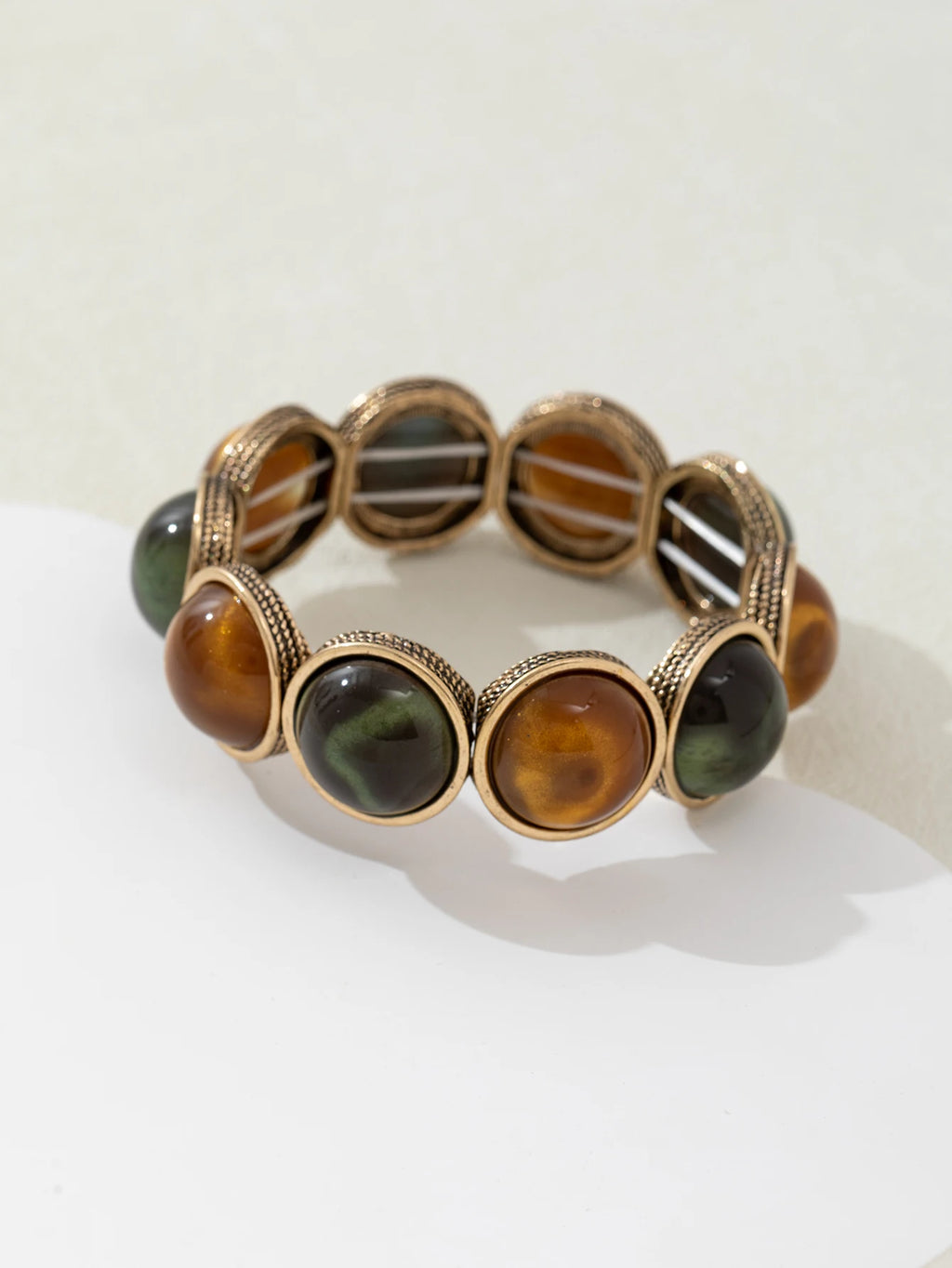 1 acrylic bracelet in a round shape with various colors and sizes, perfectly fitting the styles. It's a fashionable accessory fo