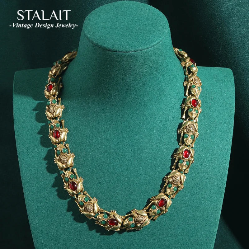 Vintage Retro Toad Choker Necklaces Women Colored Red Green Glass Antique Gold Color Accessories Party Wedding Gift 2025 New