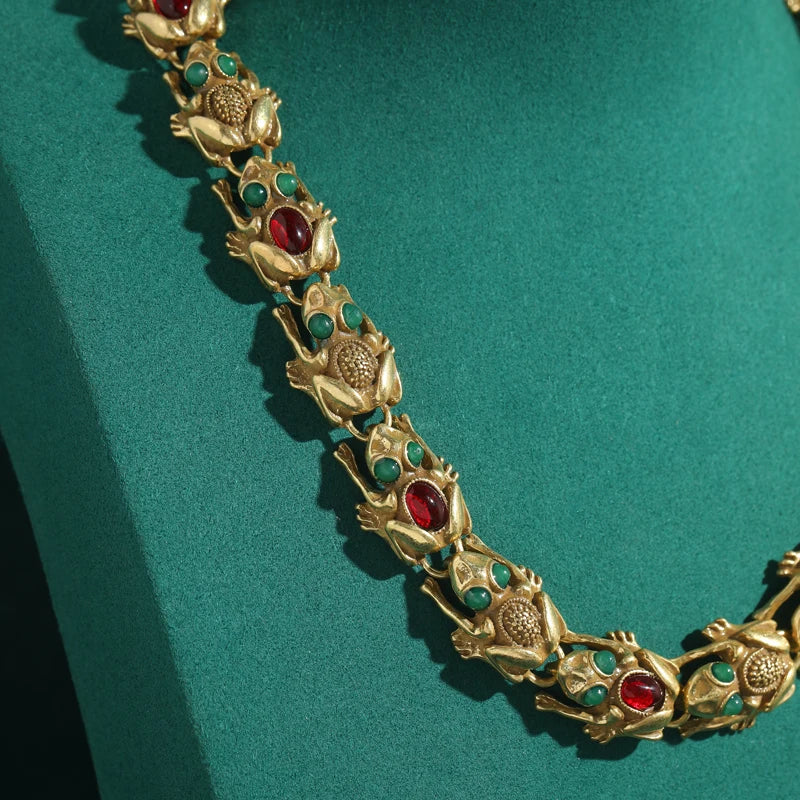 Vintage Retro Toad Choker Necklaces Women Colored Red Green Glass Antique Gold Color Accessories Party Wedding Gift 2025 New